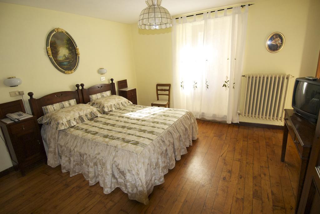 Albergo Ristorante Galli Pievepelago Bilik gambar
